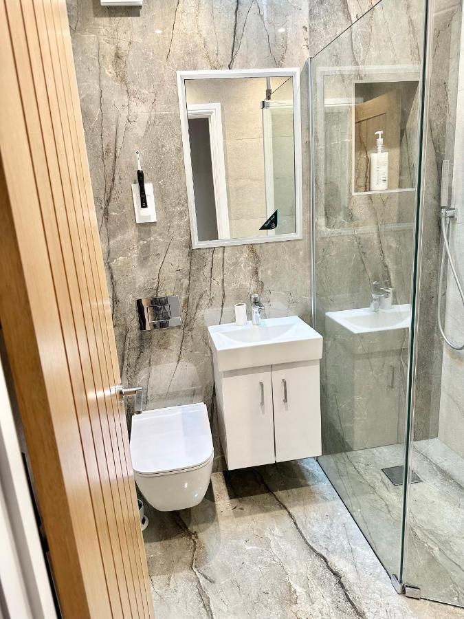 Little Vine - Beautiful Ground Floor Flat In South London Lejlighed Sutton  Eksteriør billede